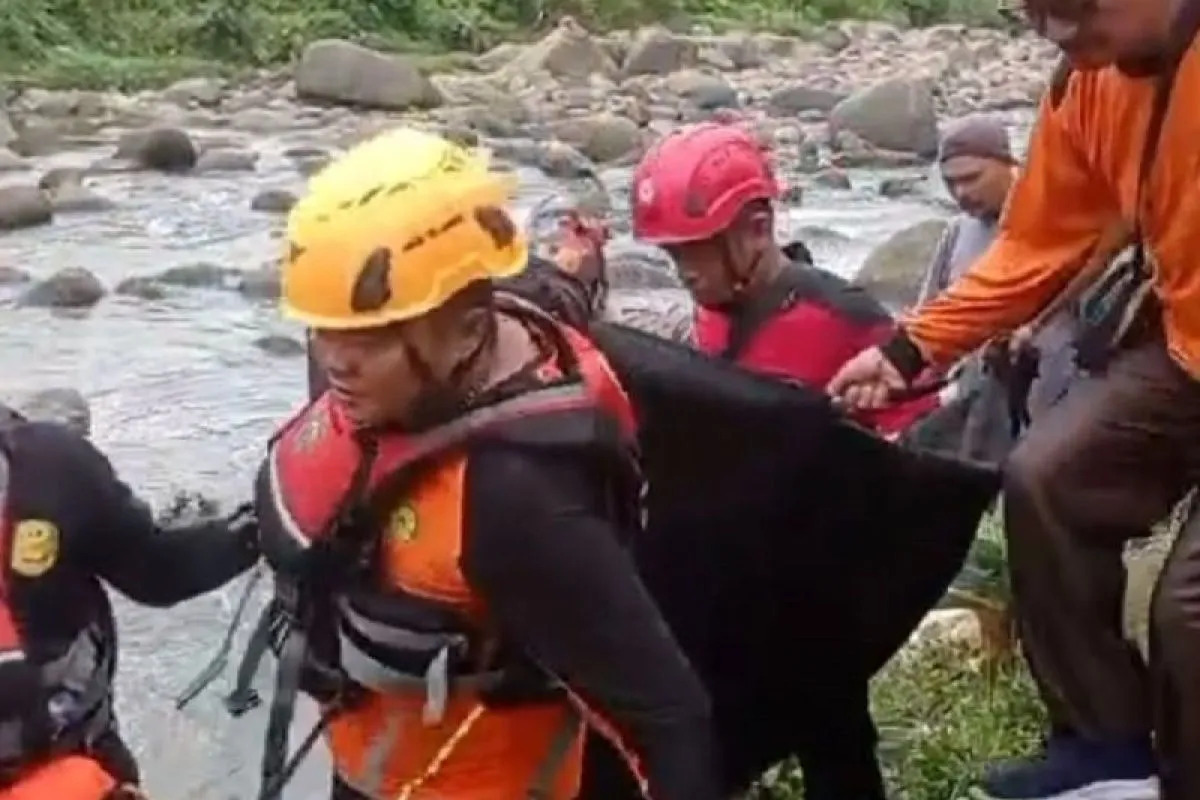 Bocah 3 Tahun Hanyut di Sungai Padang, Alif Ditemukan Tak Bernyawa Bikin Warga Ikut Nangis