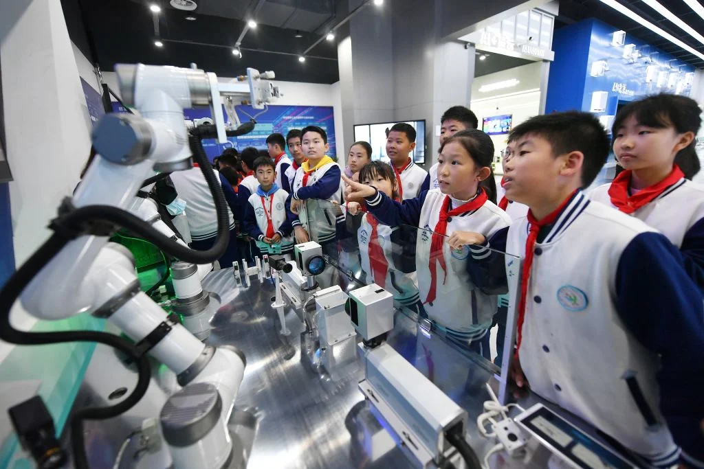 Chatbot Hingga Mainan Canggih, Ini Penjelasan Bagaimana AI Berkembang Pesat di Tiongkok