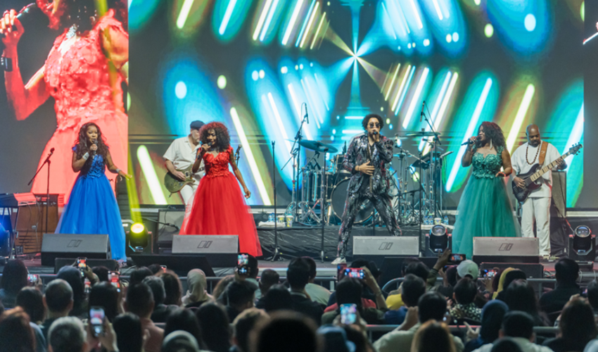 Epic Banget! Konser Boney M 50th Anniversary Tour di Jakarta Bareng Hetty Koes Endang