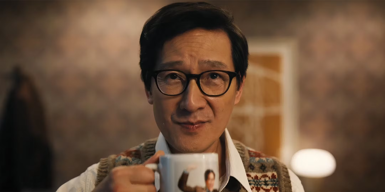 Film Baru Aktor Ke Huy Quan Dapat Skor Lebih Tinggi dari Penonton di Rotten Tomatoes