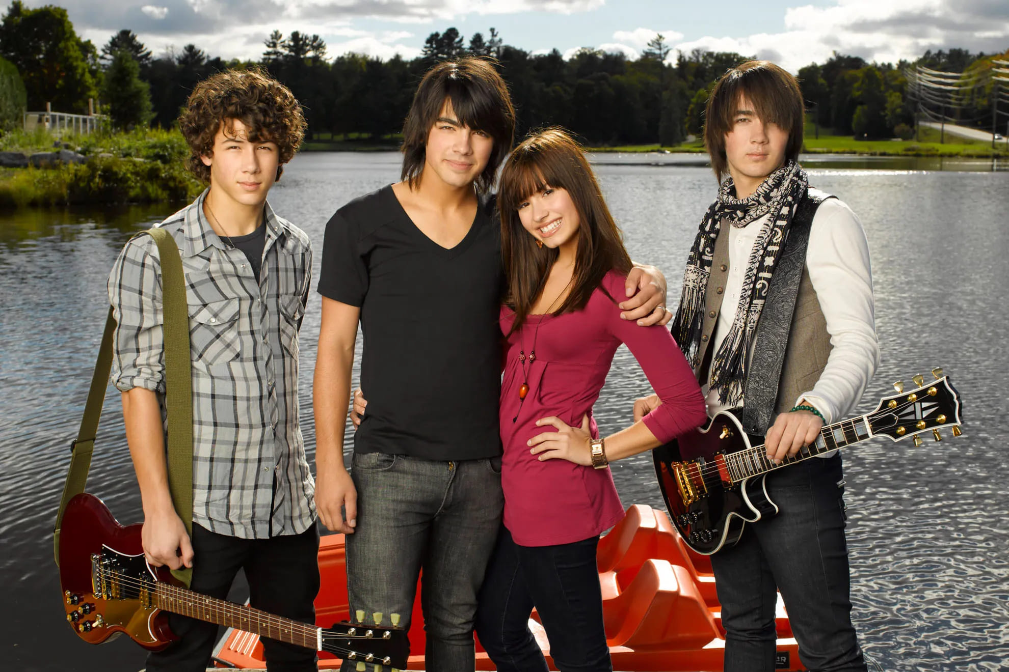 Film ‘Camp Rock 3’ Siap Comeback! Disney Resmi Hidupkan Lagi Franchise Ikonik Ini