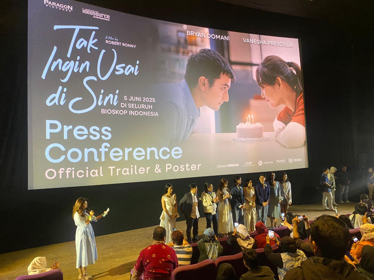 Film 'Tak Ingin Usai di Sini' Rilis Poster dan Trailer, Siap Bikin Nangis Bareng 5 Juni 2025