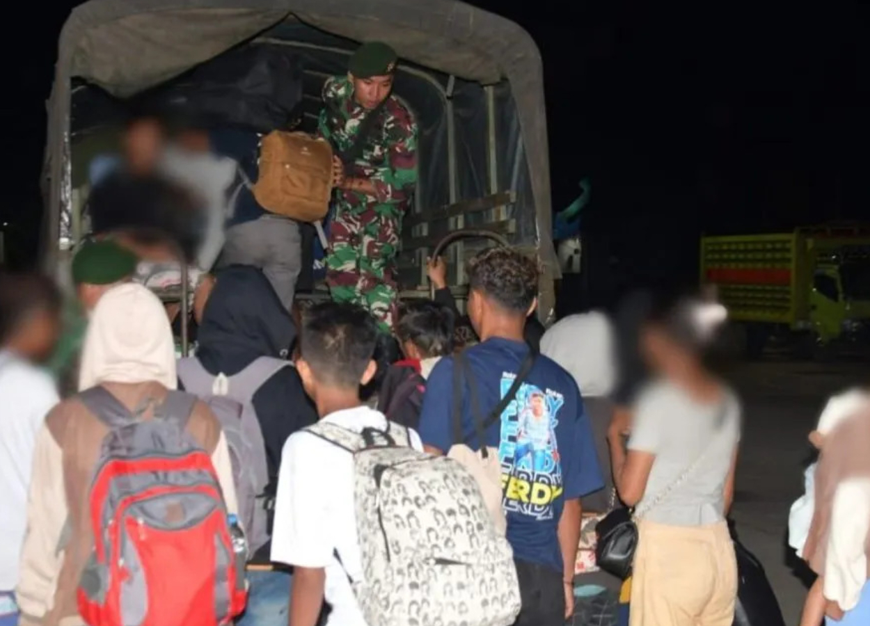 Geger! TNI Gagalkan Penyelundupan 57 Pekerja Migran Ilegal ke Malaysia, Termasuk 15 Anak-Anak!