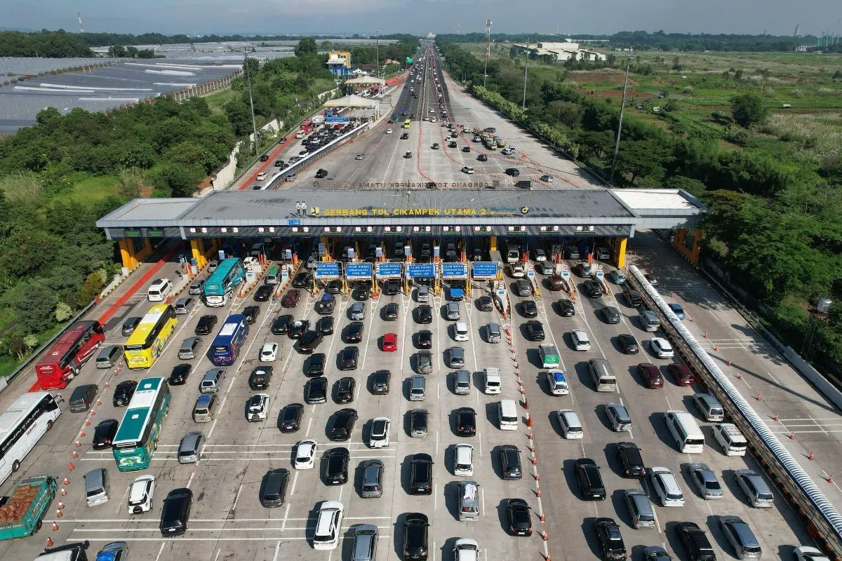 GT Cikampek Utama Siaga Penuh ke Arah Jakarta, Rekayasa Lalu Lintas Oneway-Contraflow juga Diterapkan