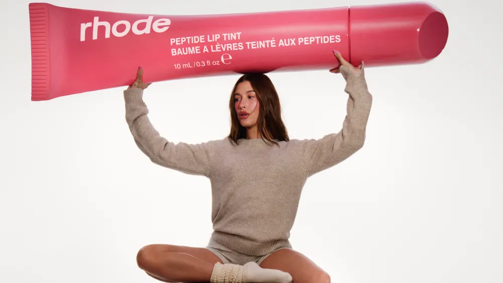 Hailey Bieber Dikabarkan Bakal Jual Brand Kecantikannya ‘Rhode’ Seharga Rp16 Triliun!