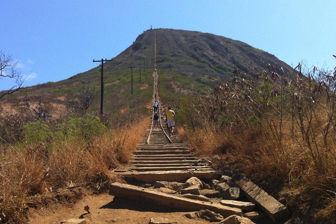 Hiking Koko Head: Pendakian Epik Menuju Puncak dengan Pemandangan Terbaik di Oahu