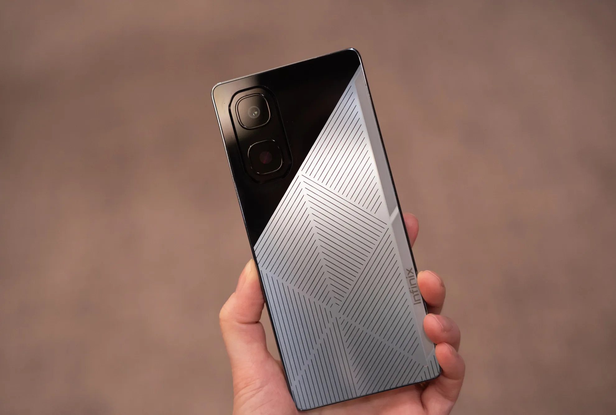 Infinix Kenalkan Teknologi Solar Charging, HP Bisa Cas Otomatis Pakai Sinar Matahari