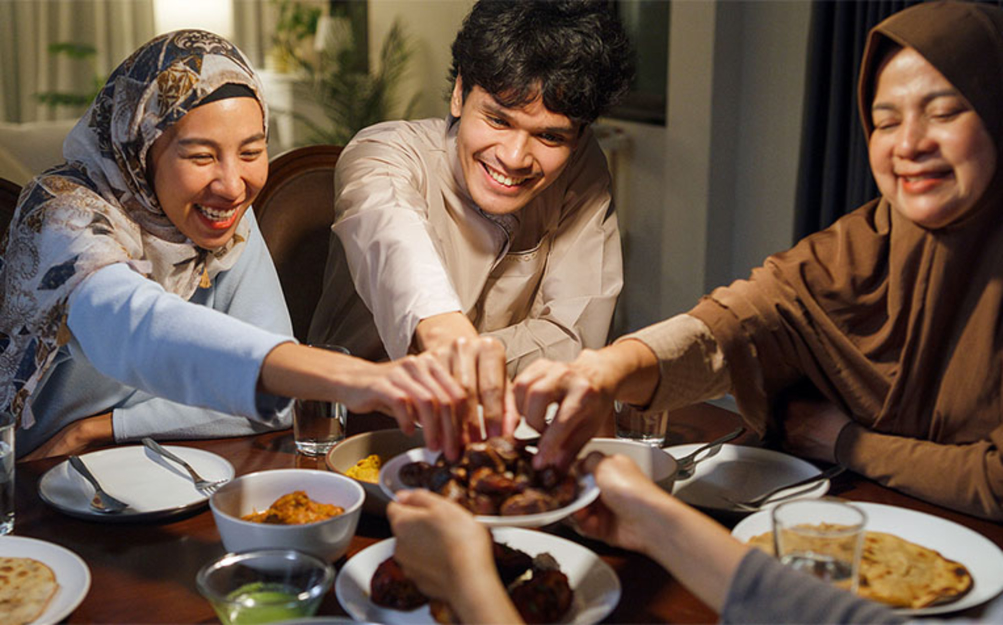 Ini 10 Makanan yang Harus Kamu Hindari saat Sahur!