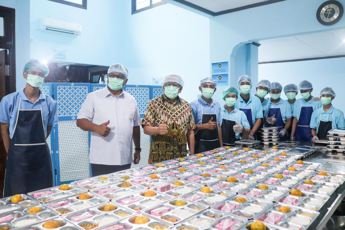 Isu Presiden Prabowo Batalkan Program Makan Bergizi Gratis (MBG): Fakta atau Hoaks?