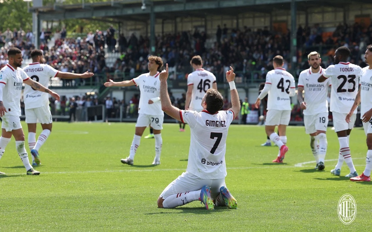 Jay Idzes Dijewer oleh Tijjani Reijnders Saat Bertemu di Laga Venezia vs AC Milan