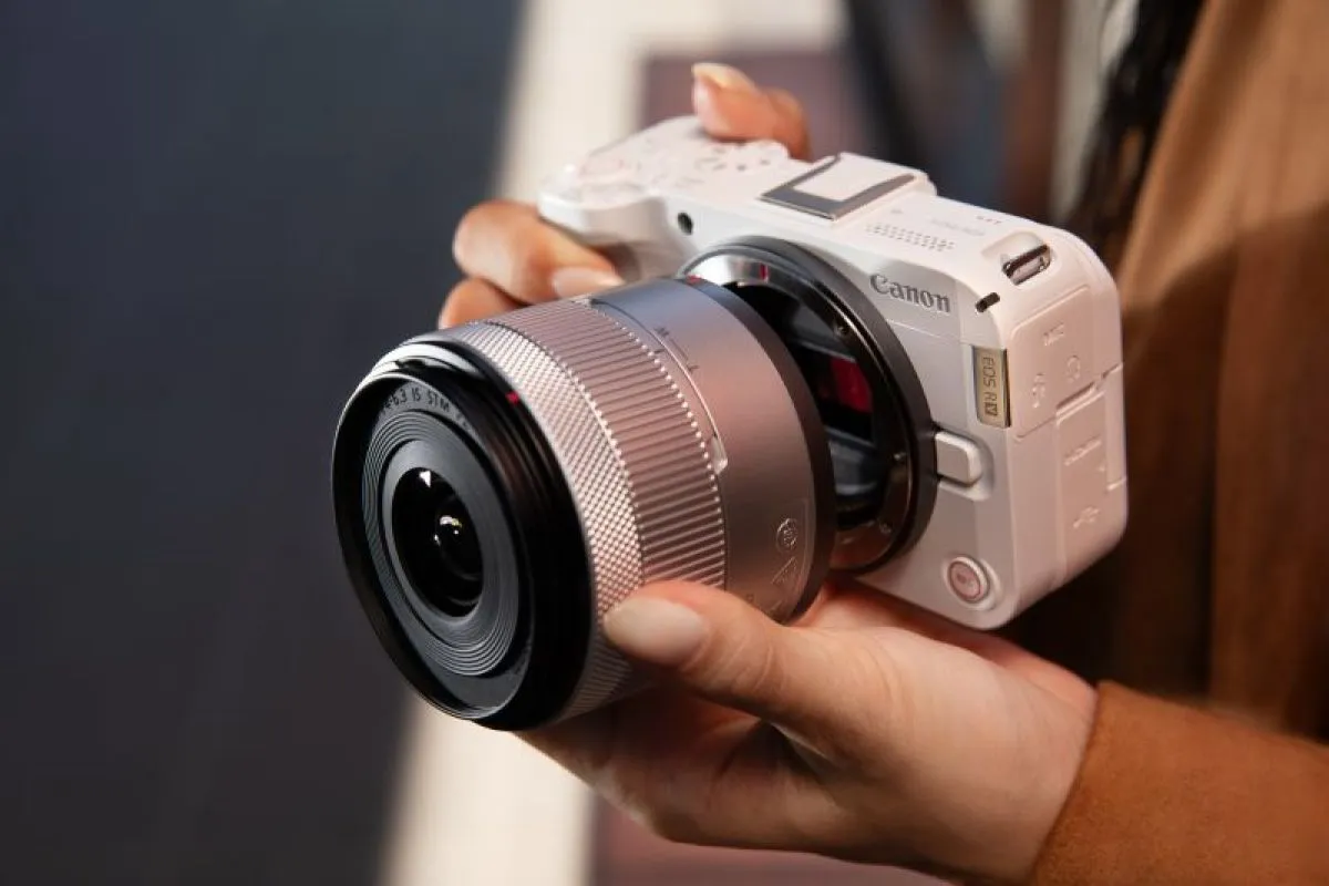 Kabar Baik untuk Pencinta Kamera! Canon EOS R50 V Resmi Meluncur di Indonesia, Ringan, Video-Sentris, dan Siap Bantu Konten Kreator
