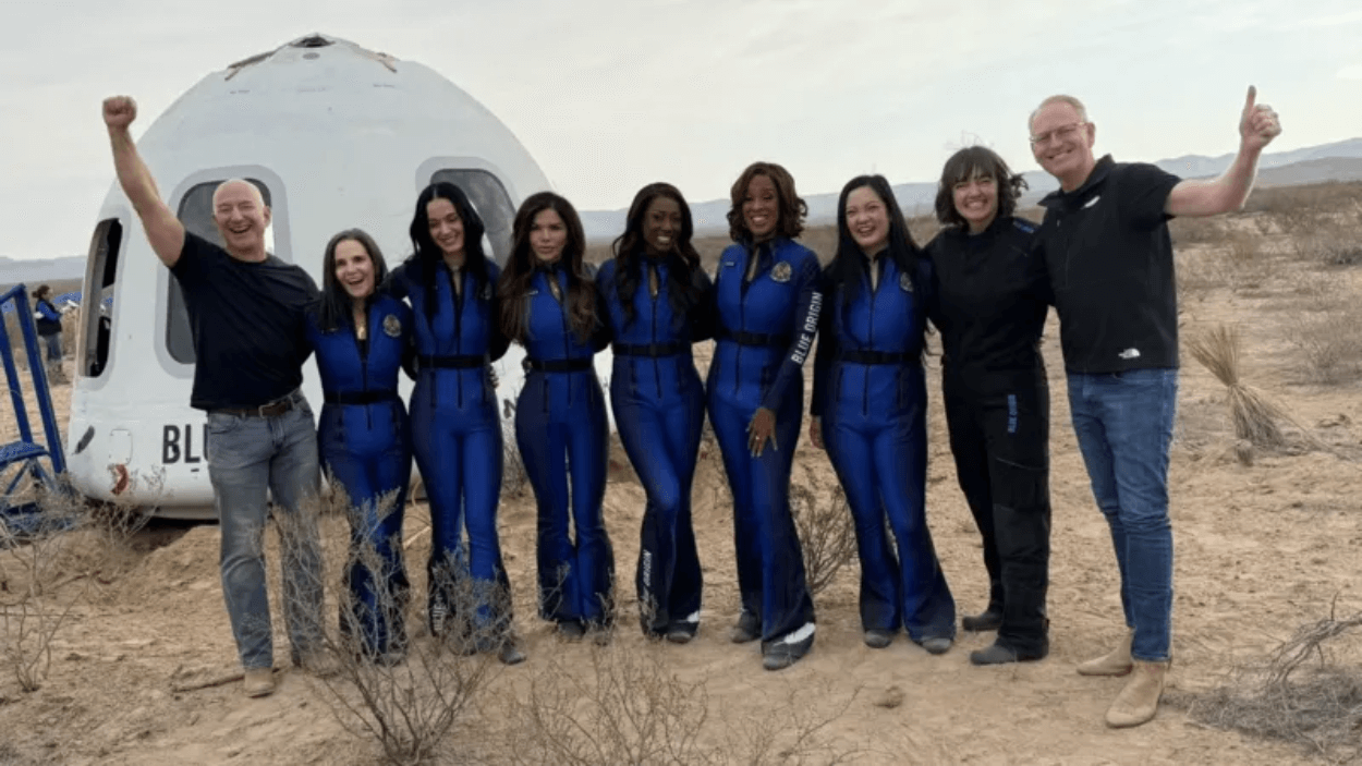 Katy Perry Cicipi Pengalaman ke Luar Angkasa Bersama Blue Origin