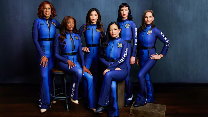 Katy Perry dan Lauren Sánchez Tampil Menawan Pakai Space Suit Ketat yang Stylish!