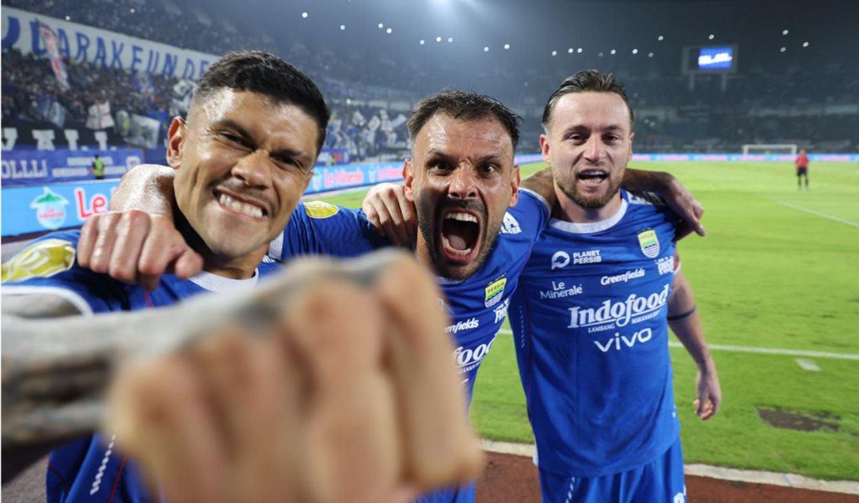 Klasemen Liga 1 Pekan 30: Persib Makin Deket Back to Back Juara, Persija Kepental dari 4 Besar