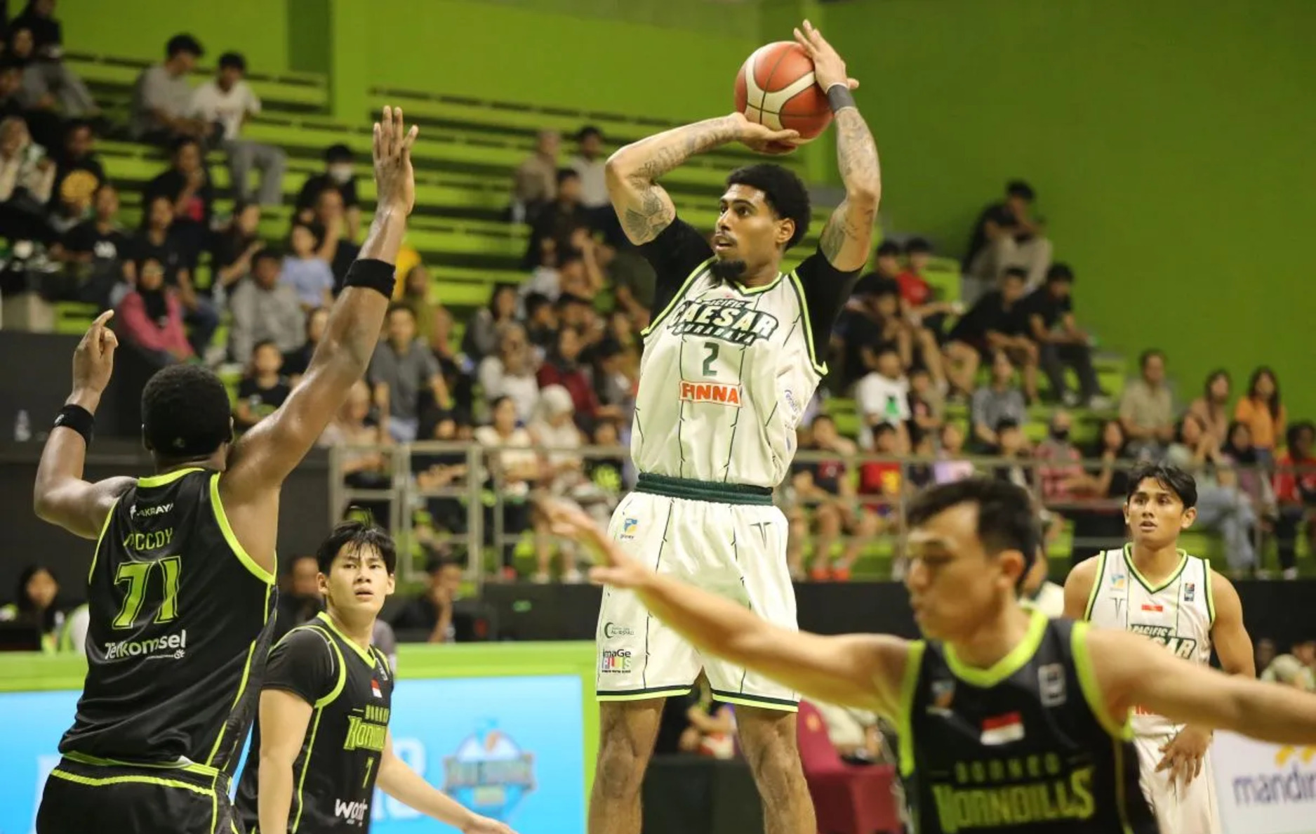 Kontroversi Timer Warnai Laga Sengit Pacific Caesar vs Borneo Hornbills di IBL Surabaya
