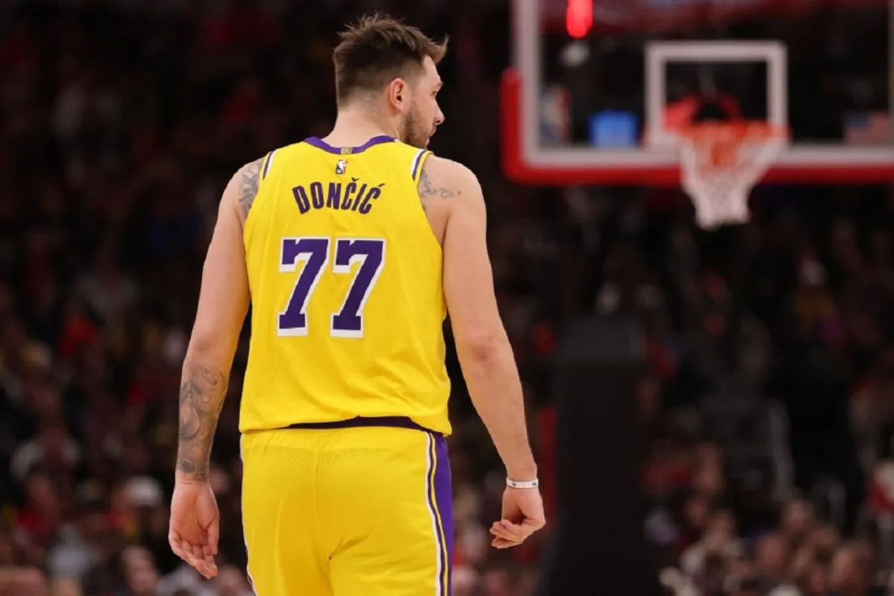 Lakers Tanggapi Kekalahan dengan Kemenangan di Gim Kedua Playoff NBA, Seri Imbang dengan Skor 1-1