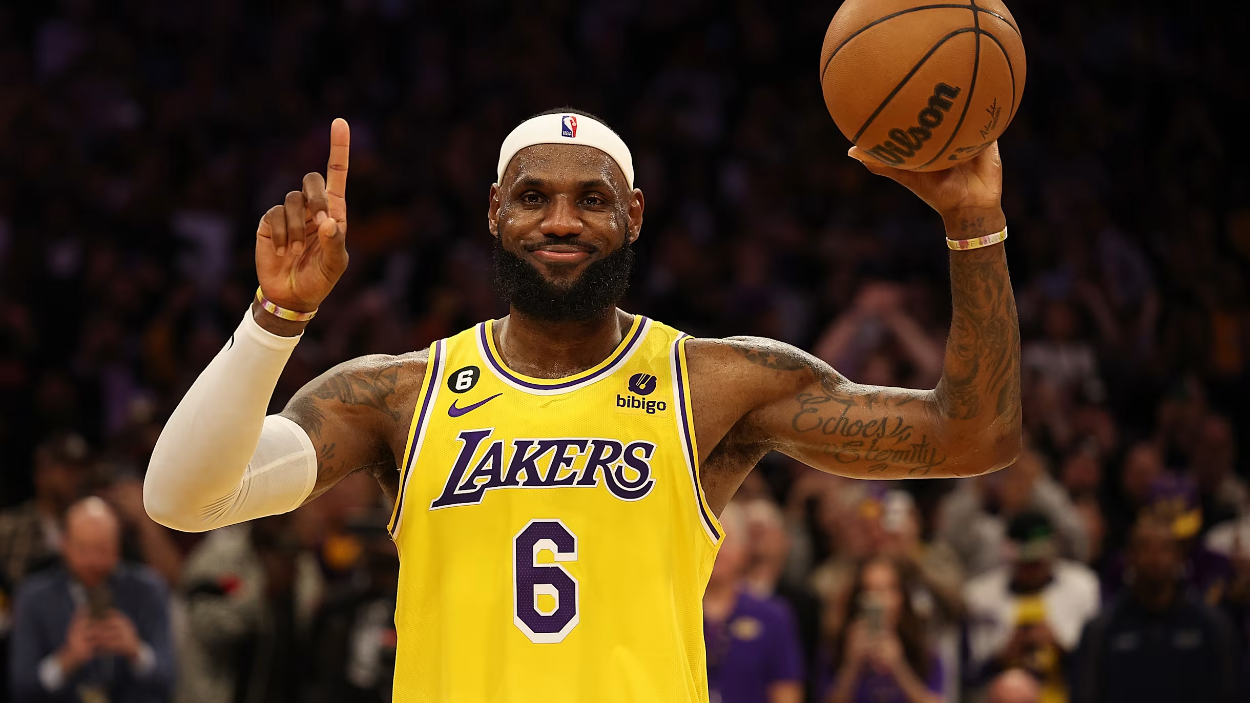 LeBron James Catatkan Rekor Kemenangan di NBA, Melewati Tim Duncan