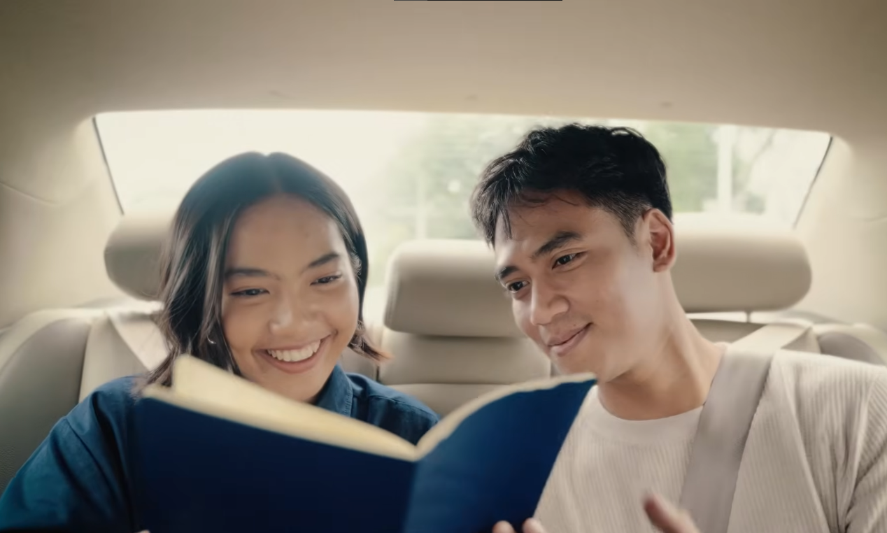 Lirik dan Arti Lagu Dere - Biru: Jatuh Cinta Perlahan Tapi Takut Berakhir Sedih