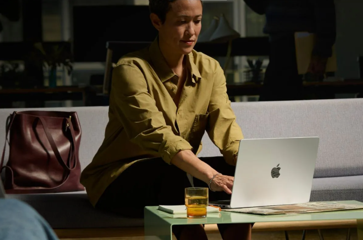 MacBook Pro M4 Max 2025, Laptop Sultan dengan Performa Gila dan Harga Fantastis!