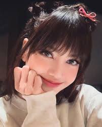 Makeup Simple Ala Lisa BLACKPINK: Tampilan Natural dan Memikat