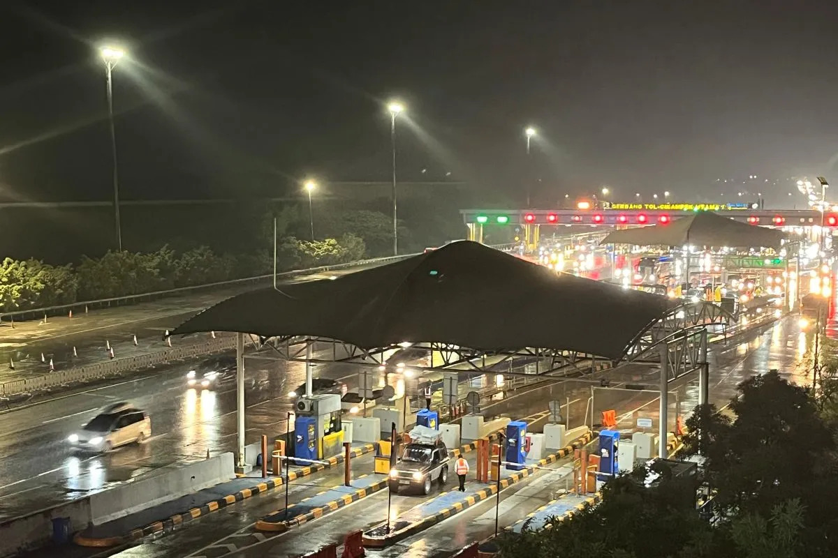 Malam Hari Jadi Jam 'Ngeri' Arus Balik! Ini Fakta Mengejutkan dari Tol Cikampek