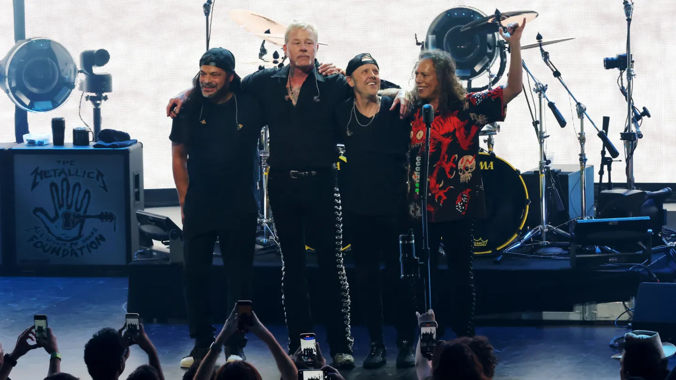 Metallica Hadirkan Konser Imersif Lewat Apple Vision Pro