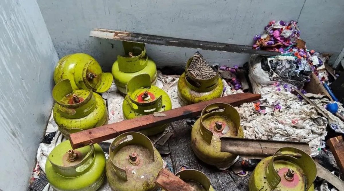 Nekat Oplos Gas Demi Untung, Rumah Pria di Cilandak Malah Meledak!