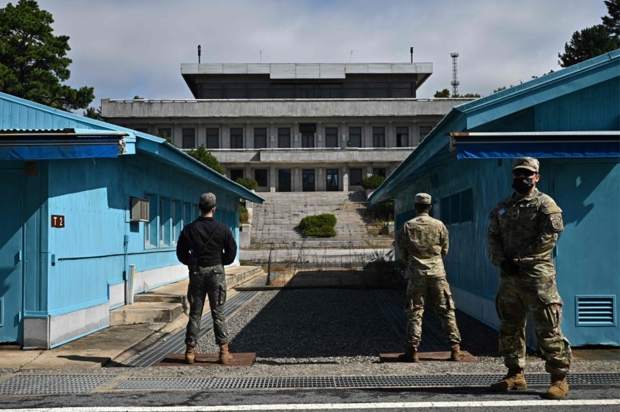 Pasukan Korsel Tembakkan Peringatan Usai 10 Tentara Korut Langgar DMZ