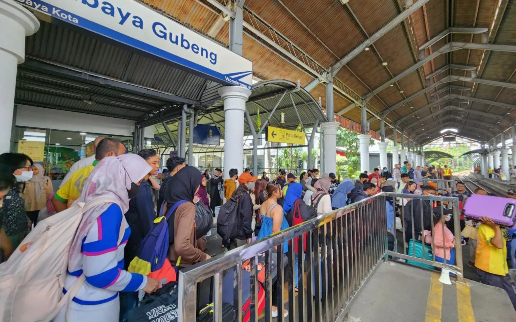 PT KAI Daop 8 Surabaya Catat Penjualan 123.551 Tiket Kereta Selama Libur Paskah 2025