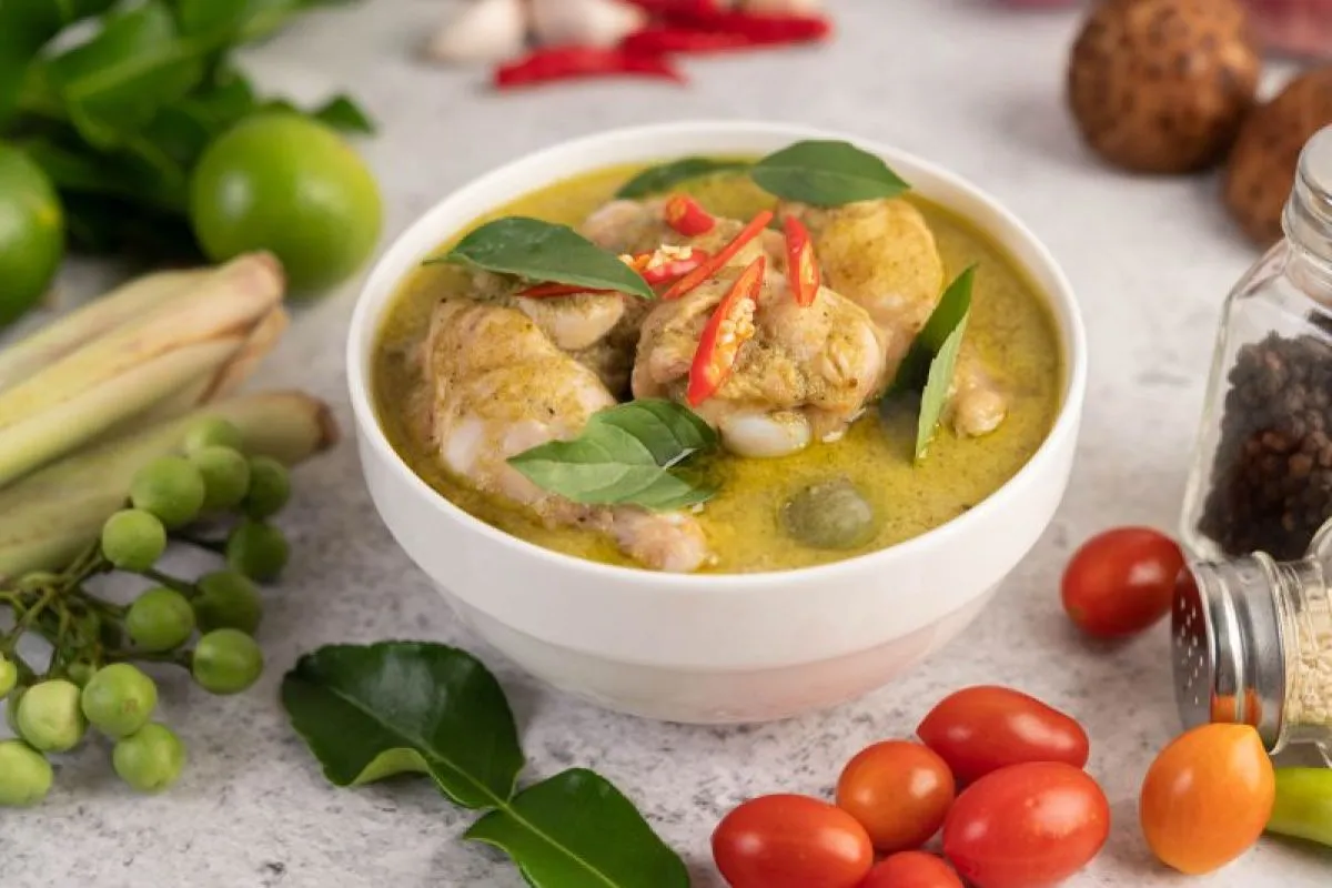 Resep Opor Ayam Spesial Lebaran: Lezat, Gurih, dan Anti Gagal!