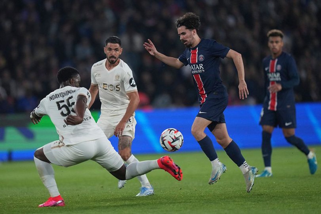 Sang Juara Tumbang di Kandang, Nice Hajar PSG 3-1 di Parc des Princes