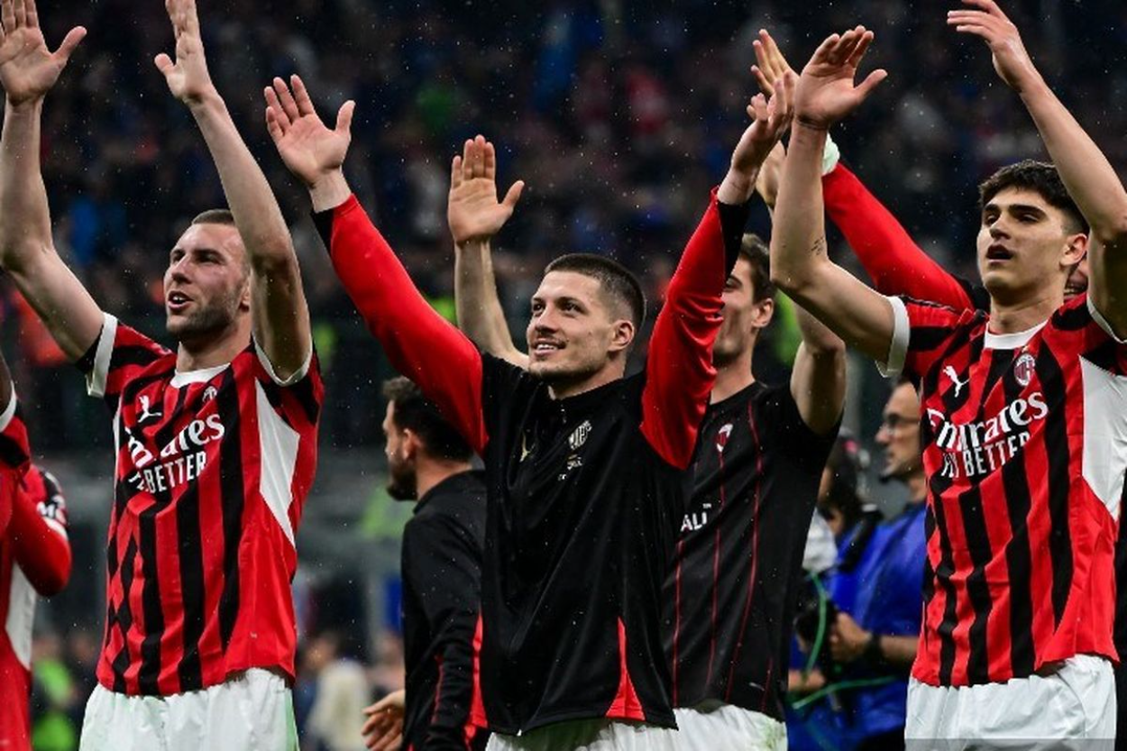 Gak Dikasih Ampun! AC Milan Hajar Inter 3-0, Dua Gol Jovic Antarkan Rossoneri ke Final Coppa Italia