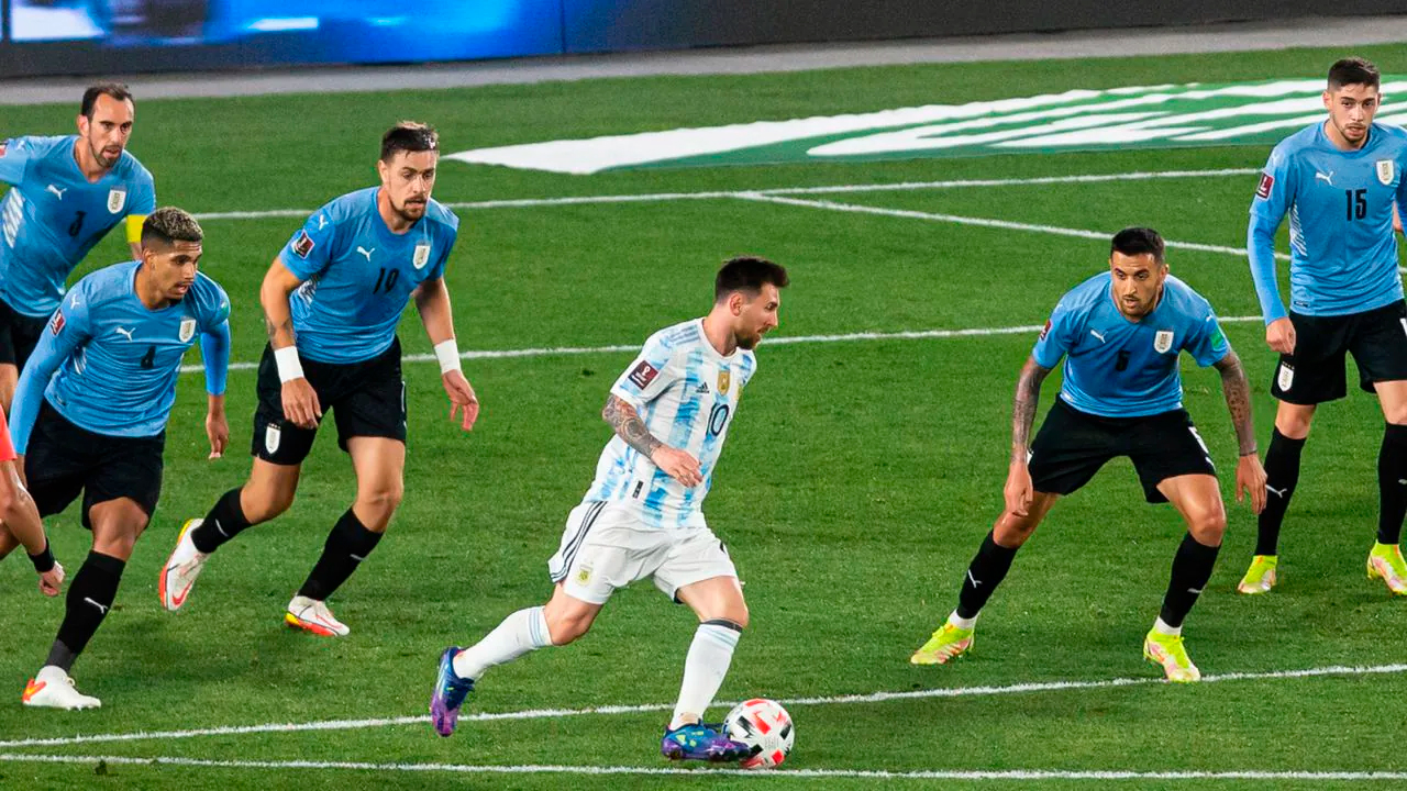 Tanpa Messi, Argentina Tetap Gacor! Bungkam Uruguay 1-0 di Kandang Lawan