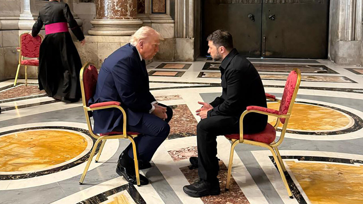 Trump dan Zelensky Aji Mumpung Ketemu di Roma, Klaim Rusia-Ukraina Hampir Deal