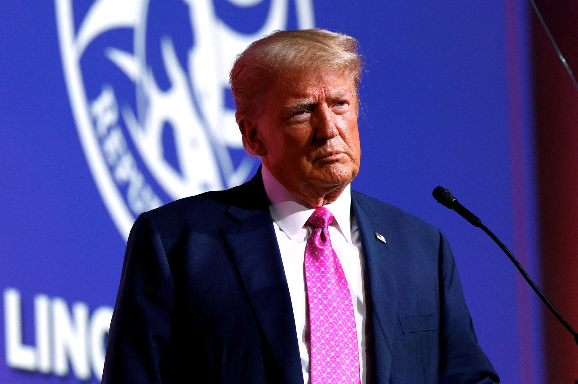 Trump Hapus Kebijakan Anti Plastik Biden, Kembalikan Penggunaan Sedotan Plastik