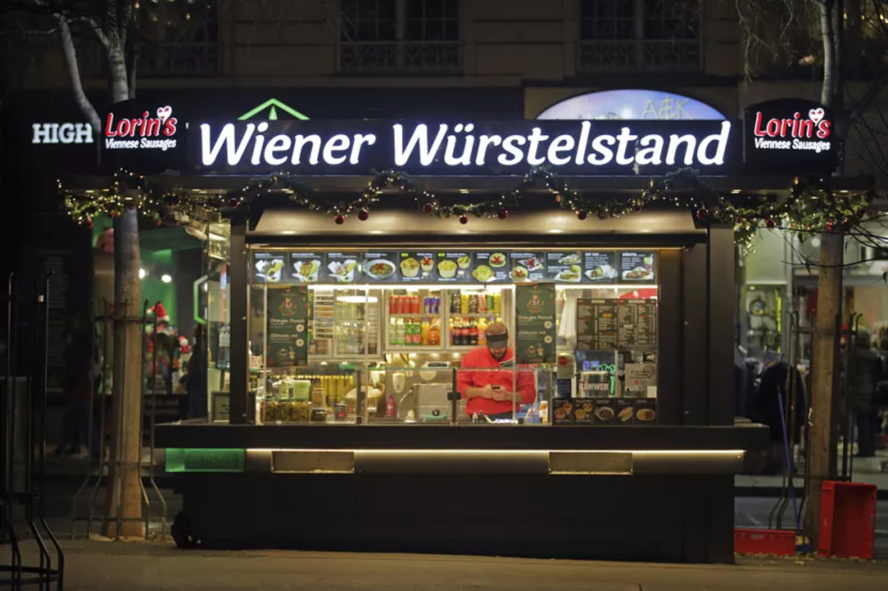 Makanan Tradisional Würstelstand Vienna Resmi Masuk Daftar Warisan Budaya Takbenda Austria
