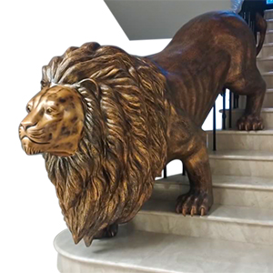 Lion Steps Sculptural - J - Gold - Alu Base - Full Hair
