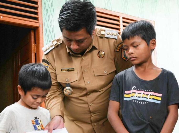 Seorang Murid SD di Samosir, Mengidap Kanker Mata Sejak Lahir