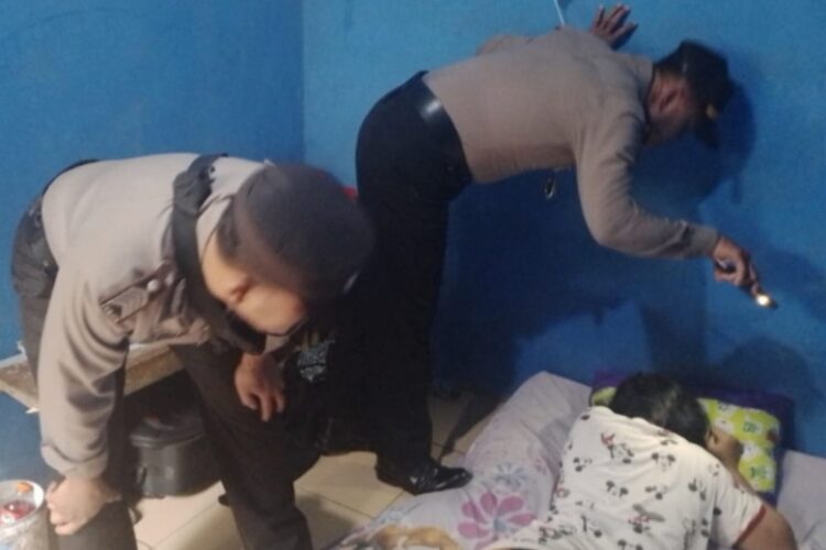 Engsel Pintu Rusak, Pelayan Cafe Ditemukan Meninggal di Kamar