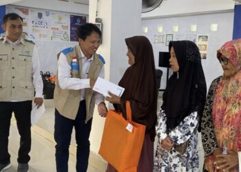 PLN UPT Pematangsiantar dan YBM, Salurkan 40 Paket Untuk Kaum Dhuafa