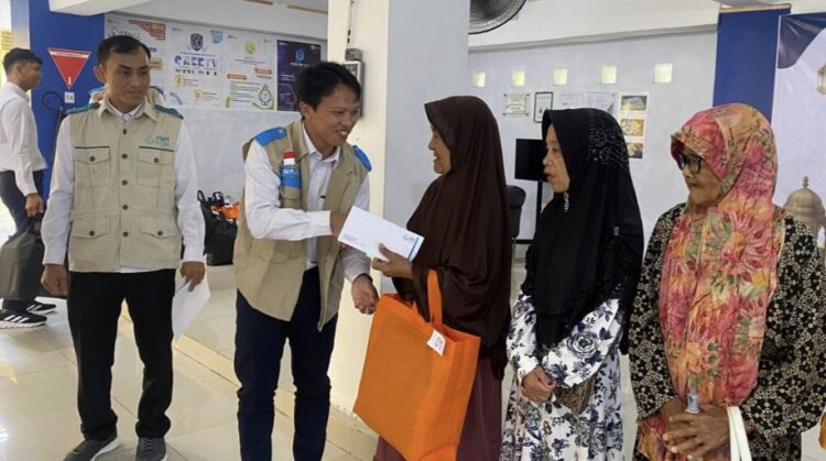 PLN UPT Pematangsiantar dan YBM, Salurkan 40 Paket Untuk Kaum Dhuafa