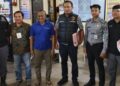 Tersangka Korupsi, Tersenyum saat Foto Bersama di Ruang Registrasi Lapas