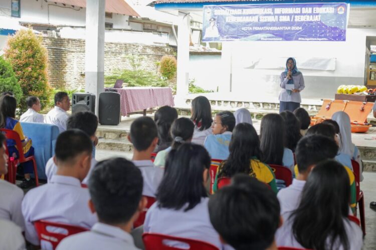 Sosialisasi Komunikasi, Informasi, dan Edukasi Kebencanaan di SMA Negeri 3 Siantar