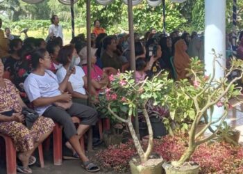 Kembali Temui Tim Perempuan Tangguh, RHS-AZI Didoakan Menang di Pilkada