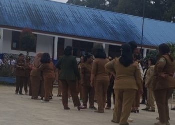 Kelola Dana BOS, Siswa/i SMPN 1 Purba Justru Kongsi Buku