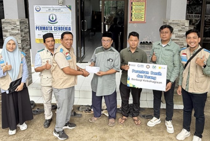 Cahaya Kebaikan PLN untuk Rakyat: Beasiswa serta Program Pesantren Bersih dan Terang Hadir di MTs Al Washliyah