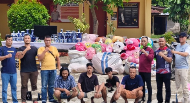 Tampung Boneka Curian, Pedagang Pasar Malam di Lapangan Dobana Berurusan Dengan Polisi