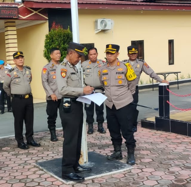 Kapolres Samosir Pimpin Kegiatan Pemberian Reward Dan Penyerahan ...