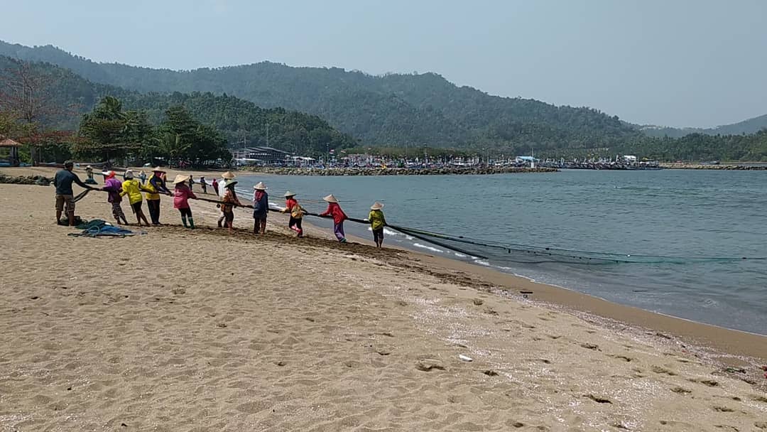 Pengelola Wisata dan Wisatawan di Trenggalek Wajib Dibekali Pengetahuan Mitigasi Bencana Tsunami
