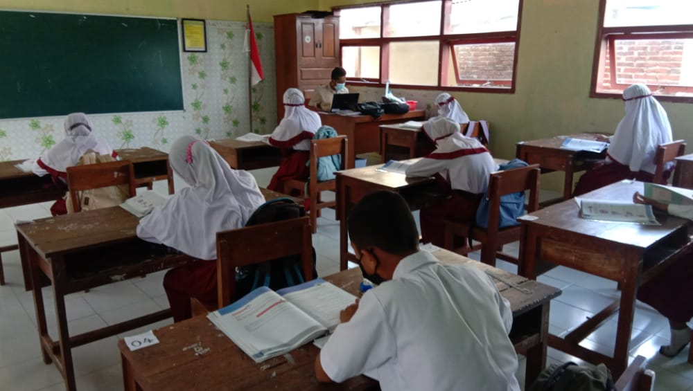 Sekolah Tatap Muka, Pelajar Trenggalek Terima Rapid Test Antigen Secara Acak